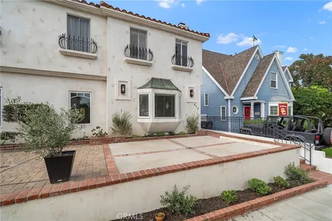 $5,700 | 377 Roycroft Avenue, Long Beach, CA 90814