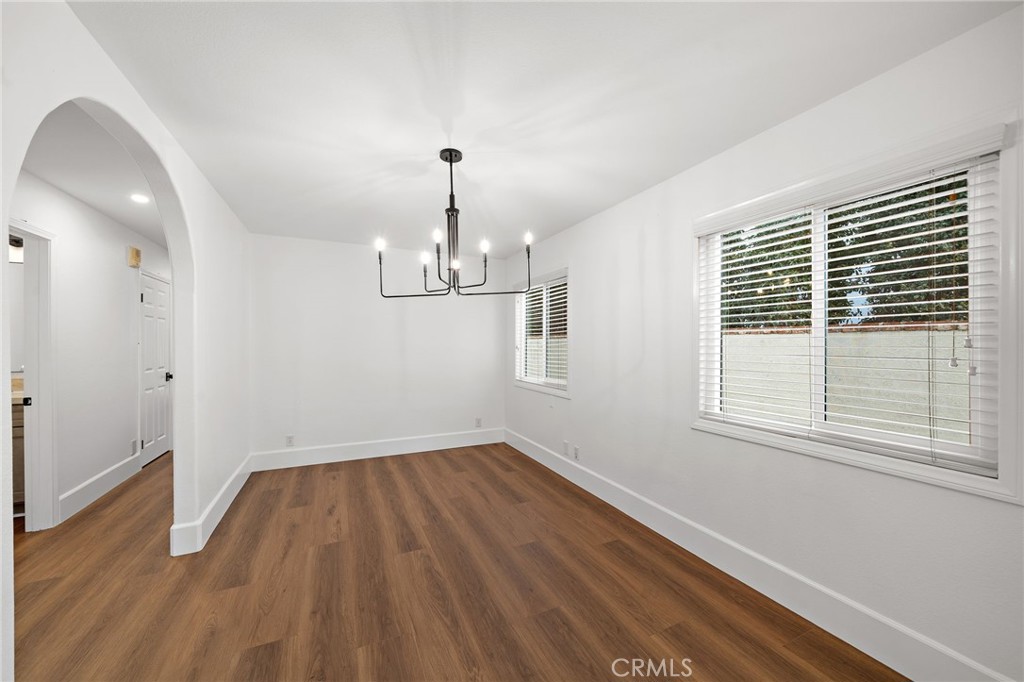 377 Roycroft Avenue Long Beach, CA 90814 - Photo 8 of 35 Dining room