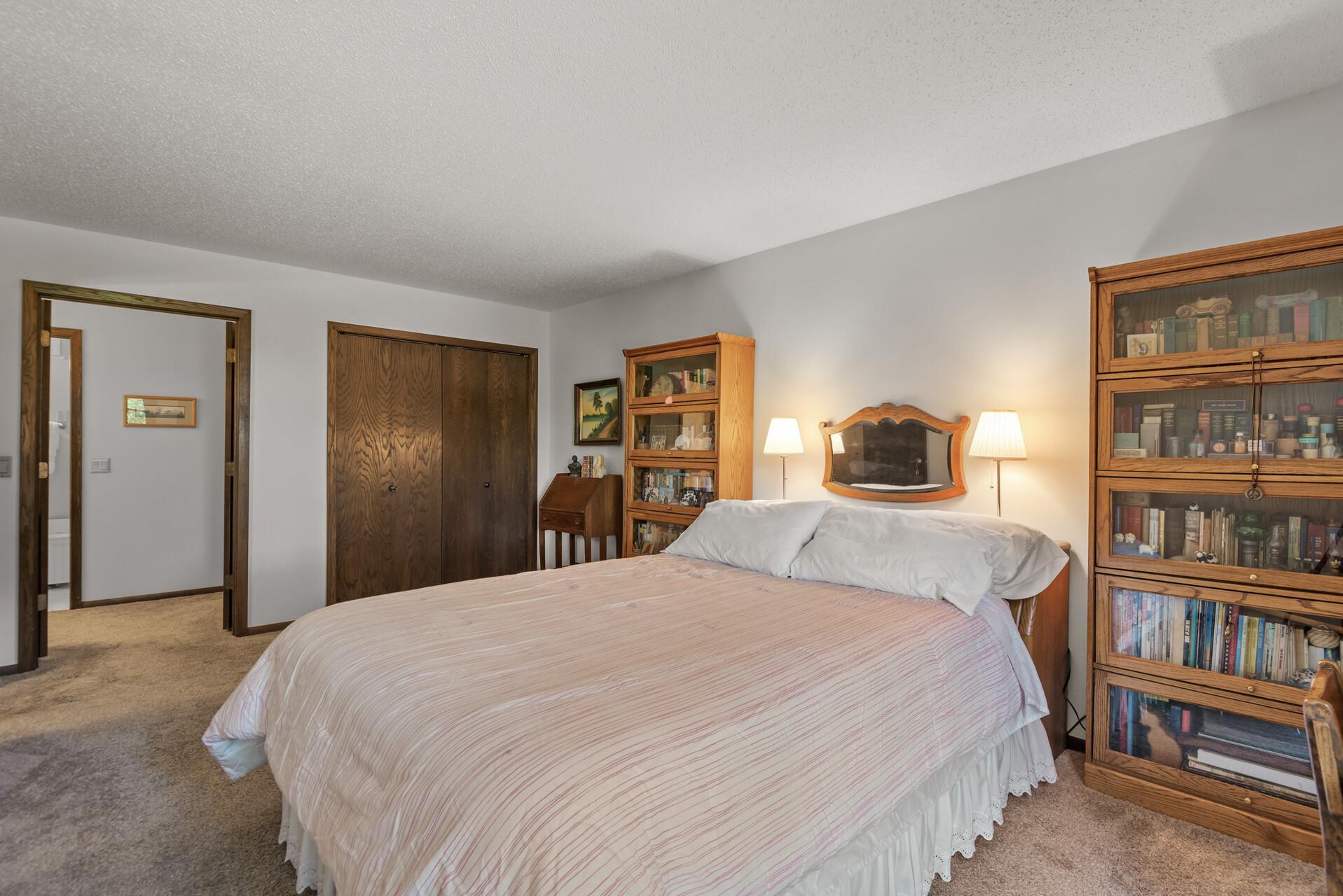 9550 Collegeview Road, Unit 320 Bloomington, MN 55437 - Photo 15 of 32 Gallery Image 15