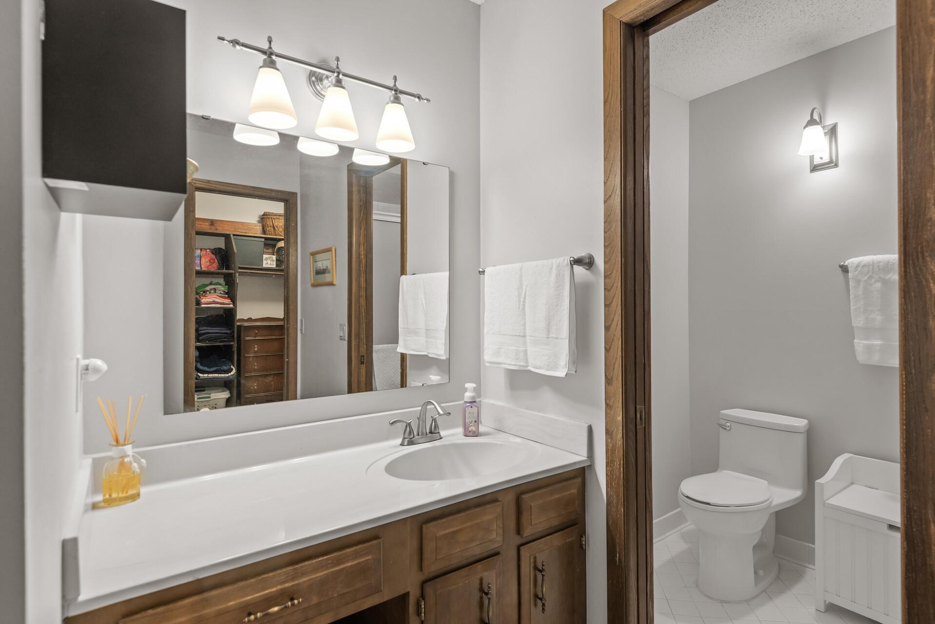 9550 Collegeview Road, Unit 320 Bloomington, MN 55437 - Photo 16 of 32 Gallery Image 16