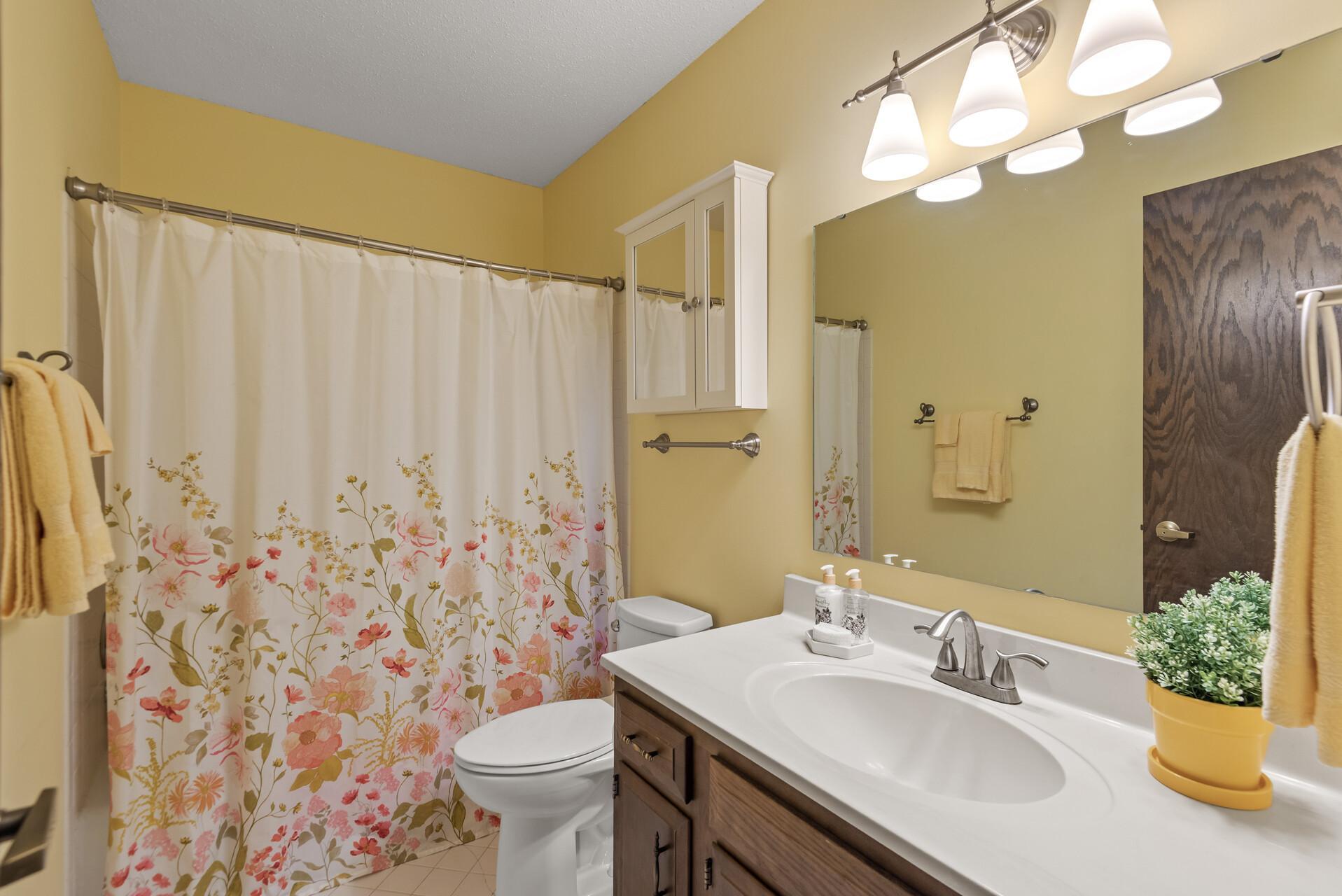 9550 Collegeview Road, Unit 320 Bloomington, MN 55437 - Photo 20 of 32 Gallery Image 20