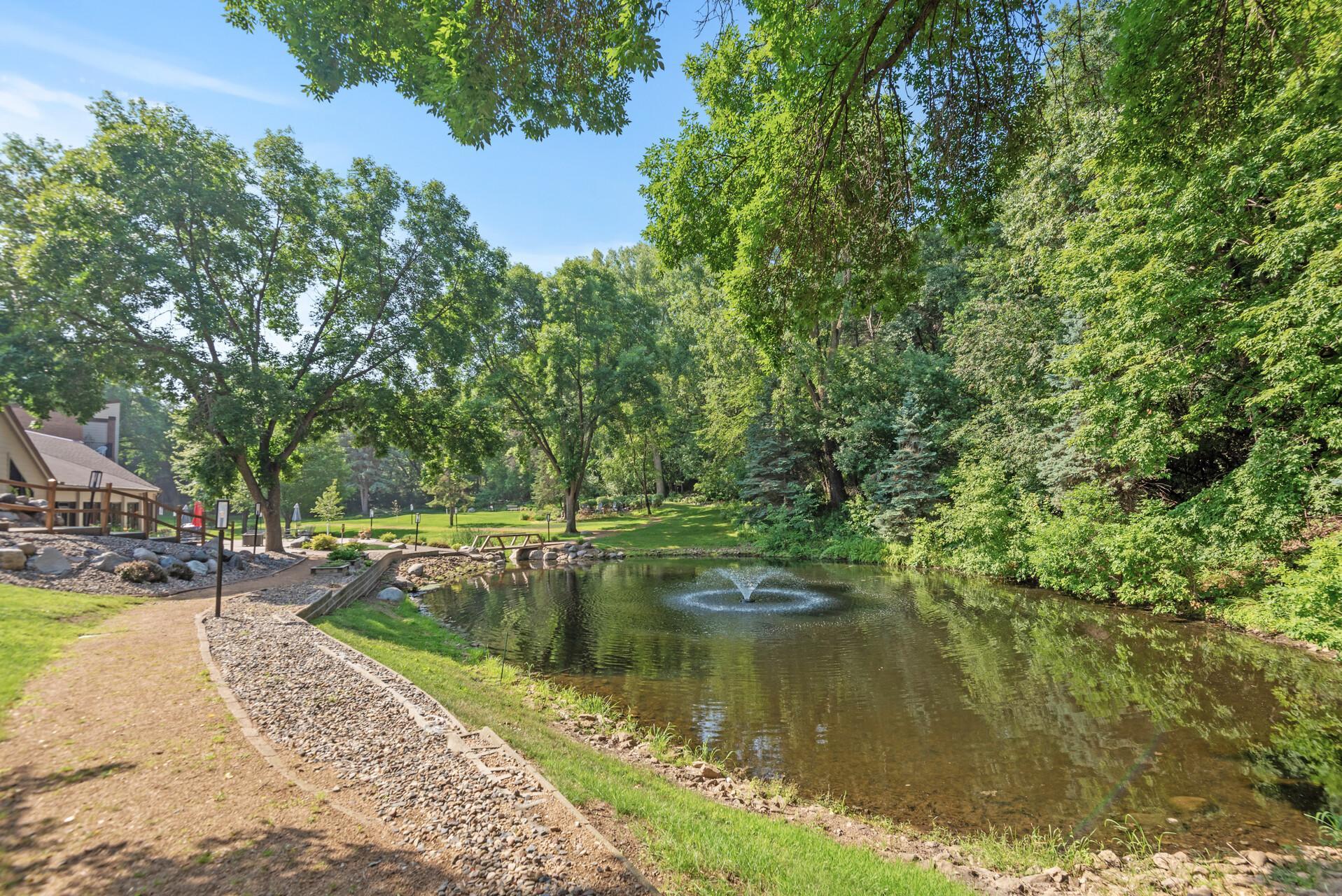 9550 Collegeview Road, Unit 320 Bloomington, MN 55437 - Photo 27 of 32 Gallery Image 27