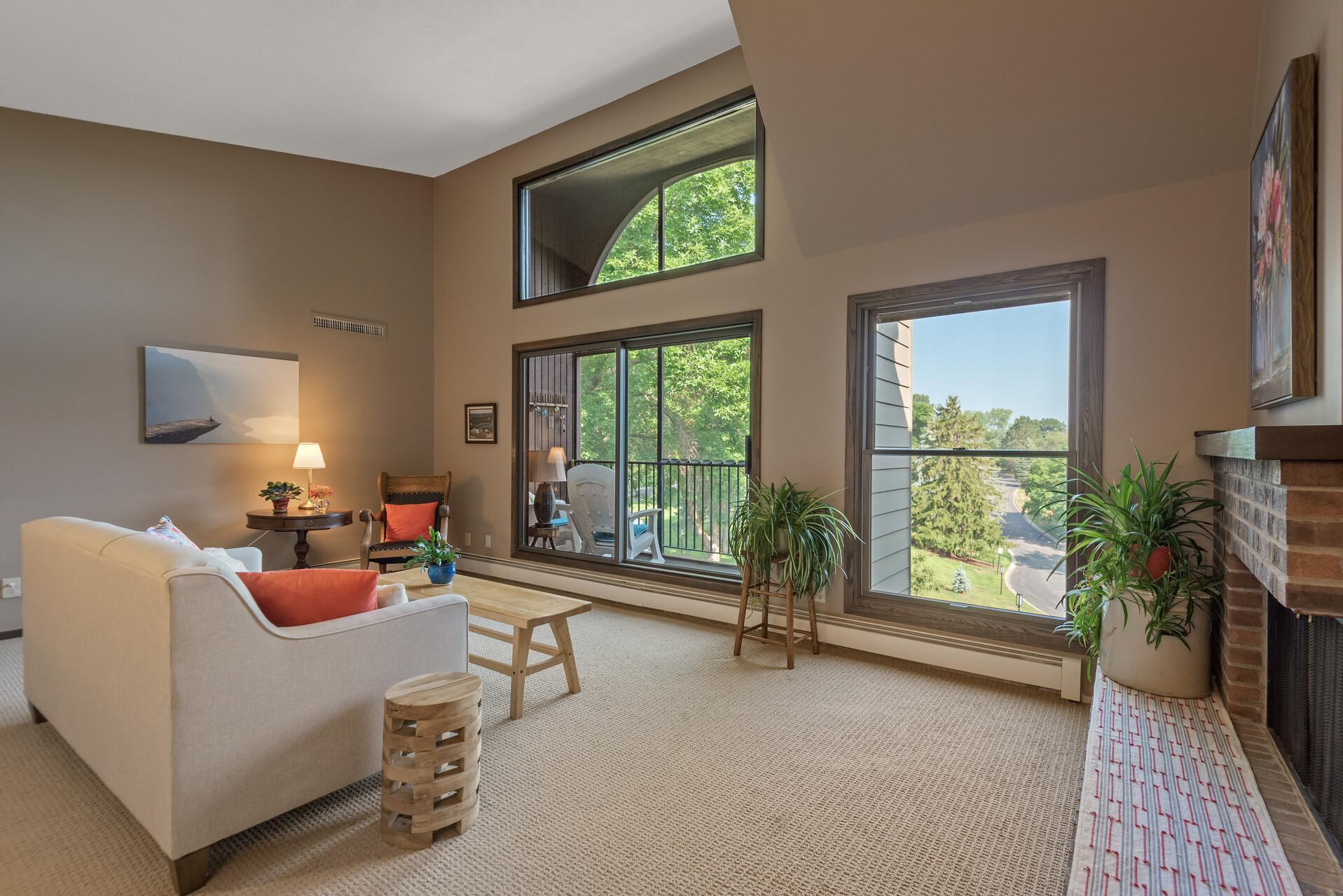 9550 Collegeview Road, Unit 320 Bloomington, MN 55437 - Photo 3 of 32 Gallery Image 3