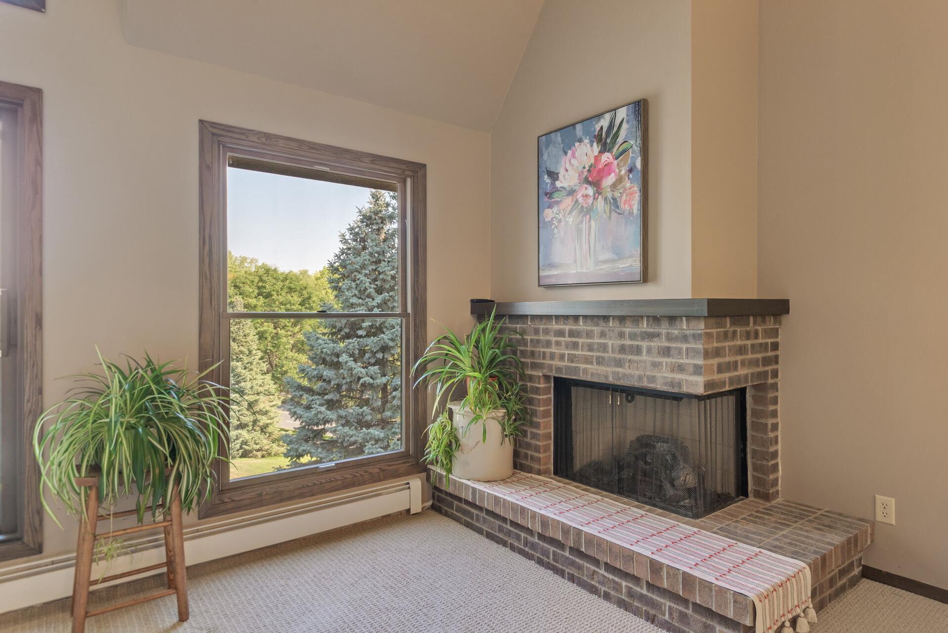 9550 Collegeview Road, Unit 320 Bloomington, MN 55437 - Photo 5 of 32 Gallery Image 5