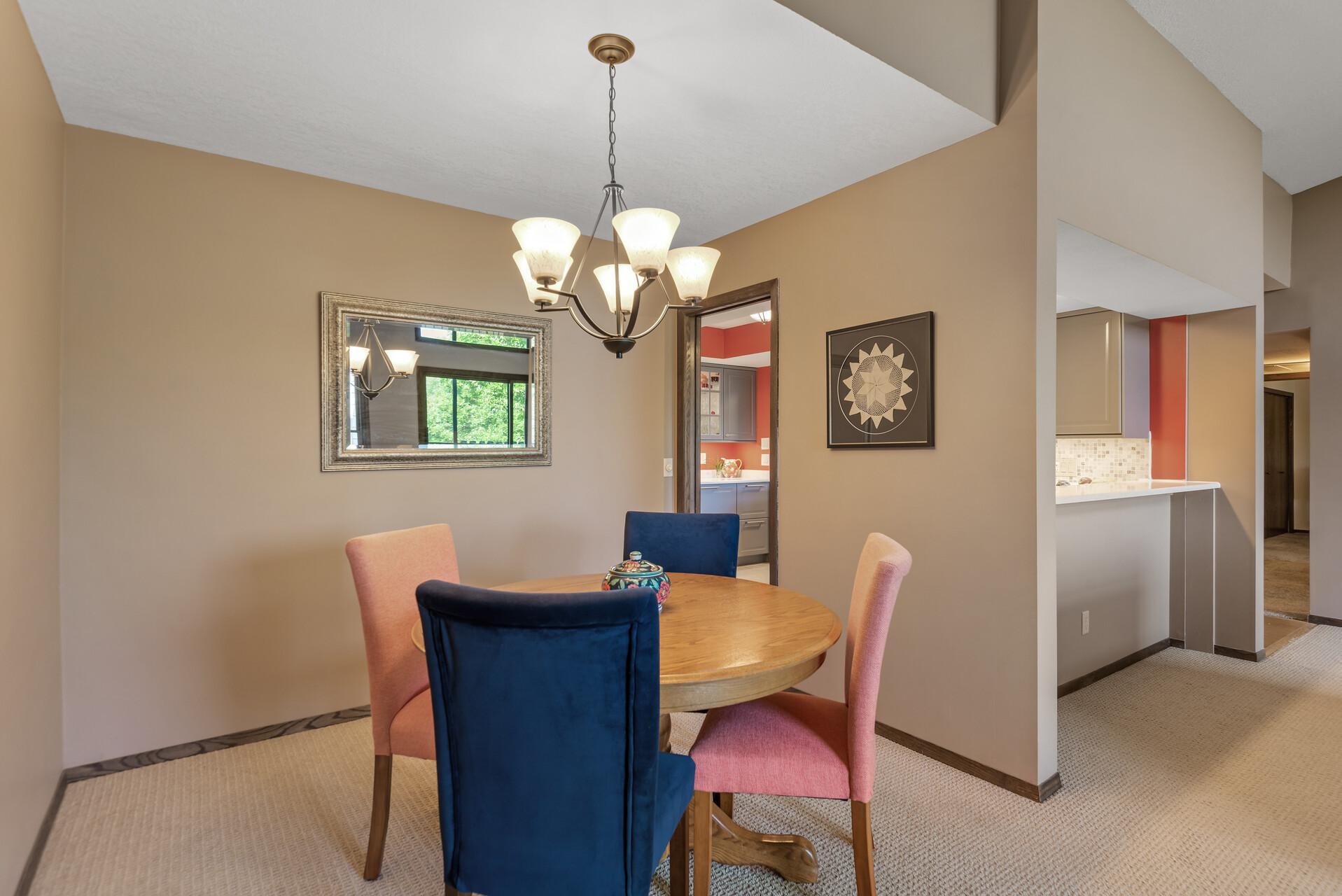 9550 Collegeview Road, Unit 320 Bloomington, MN 55437 - Photo 6 of 32 Gallery Image 6