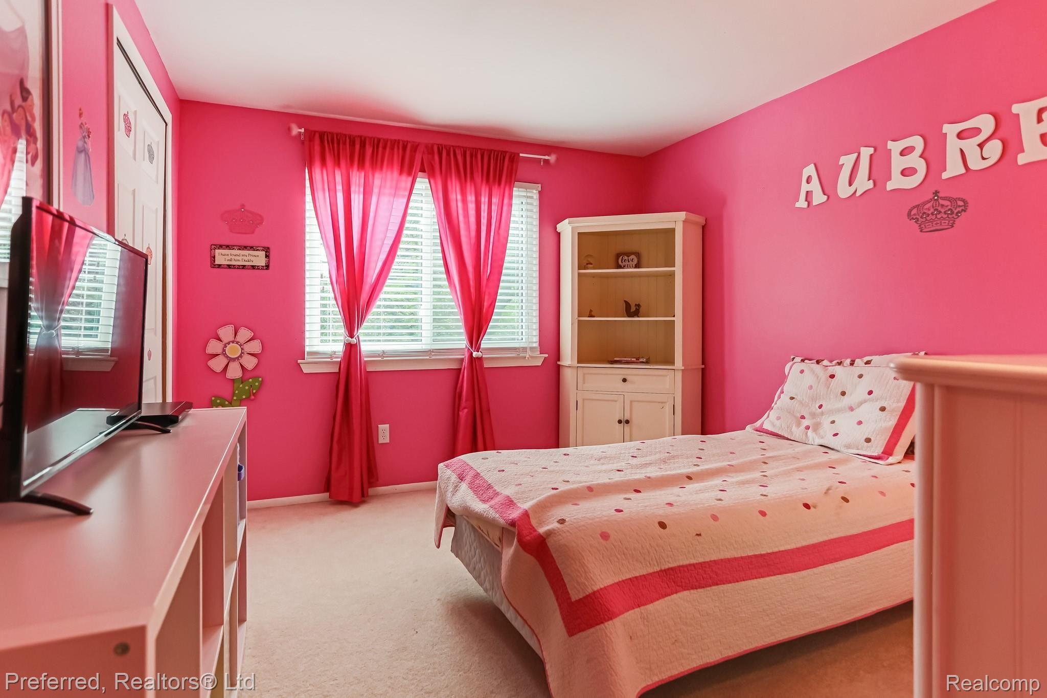 7441 Chichester Road Canton, MI 48187 - Photo 30 of 41 32.jpg