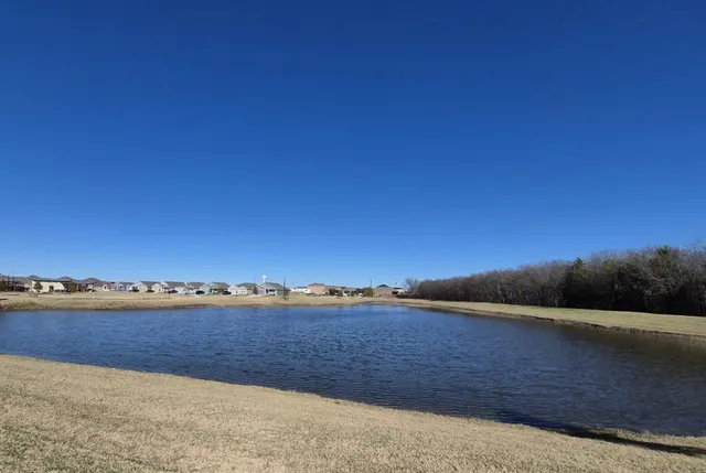 a view of ocean and city view