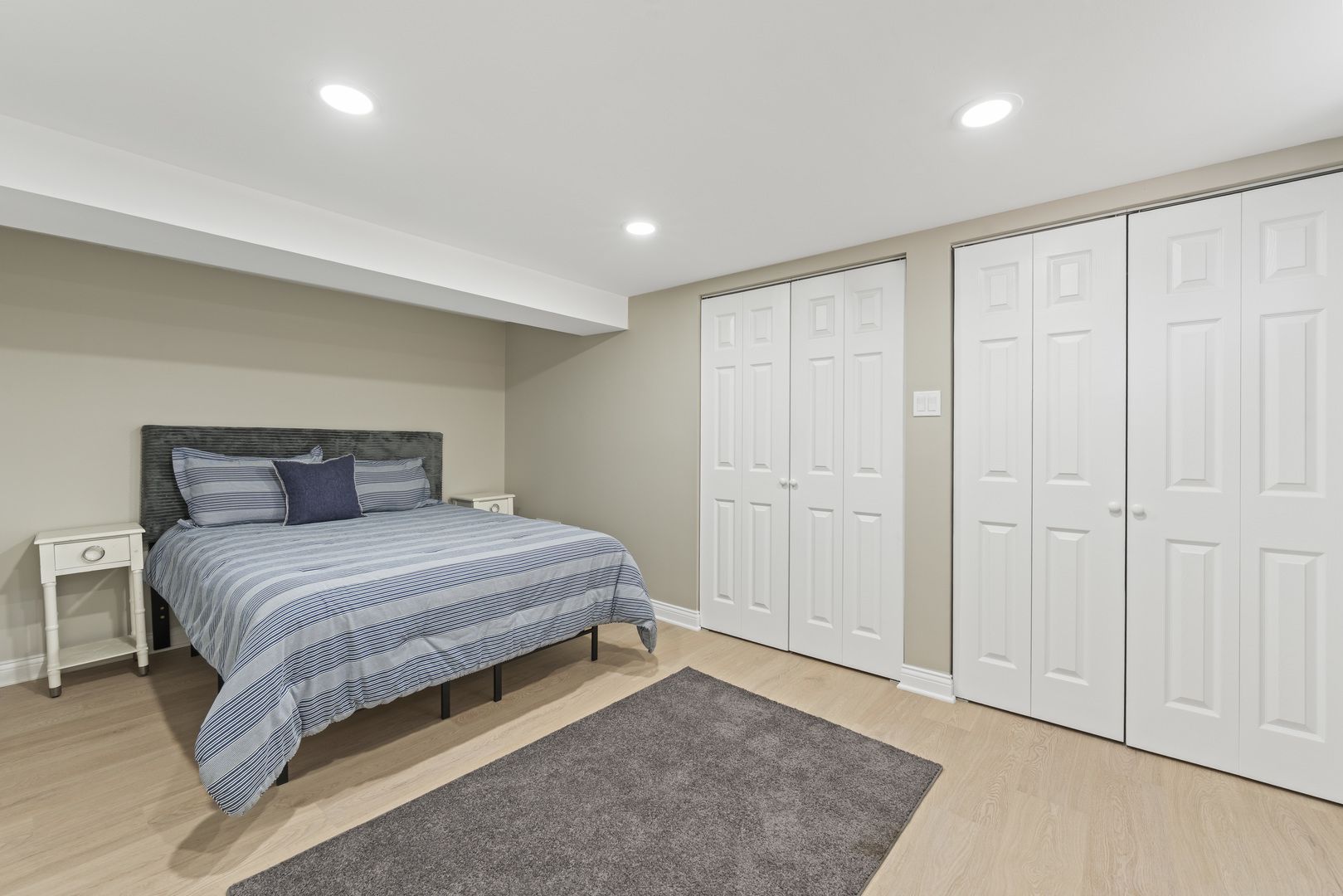 8169 South Tripp Avenue Chicago, IL 60652 - Photo 27 of 31 a spacious bedroom with a bed and a shower