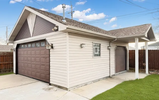 $399,900 | 8169 South Tripp Avenue, Chicago, IL 60652