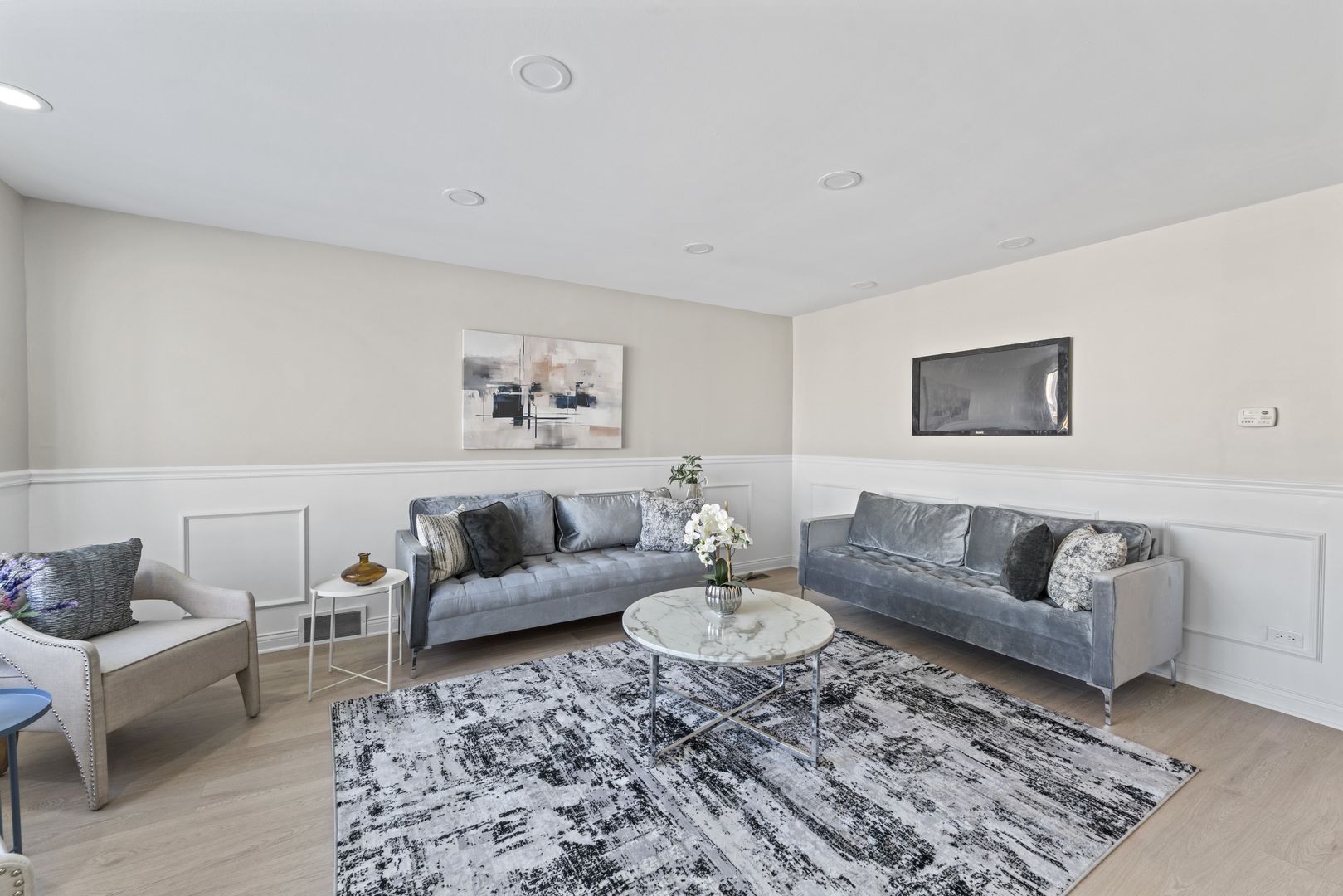 8169 South Tripp Avenue Chicago, IL 60652 - Photo 6 of 31 a living room with furniture and a couch