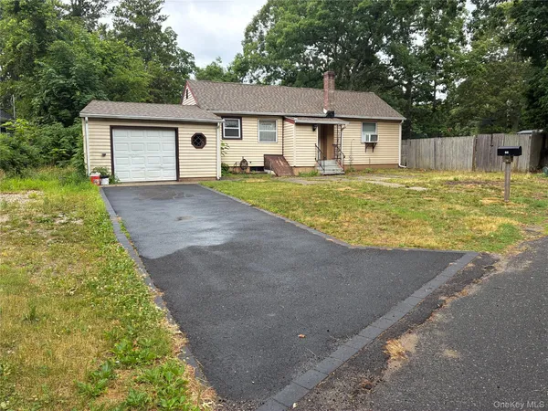 $499,999 | 86 North Washington Avenue, Centereach, NY 11720