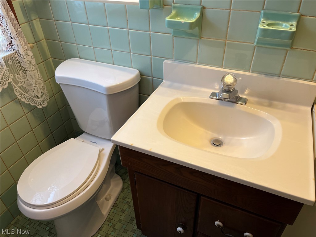 13101 Rockside Road Garfield Heights, OH 44125 - Photo 17 of 34 Bathroom