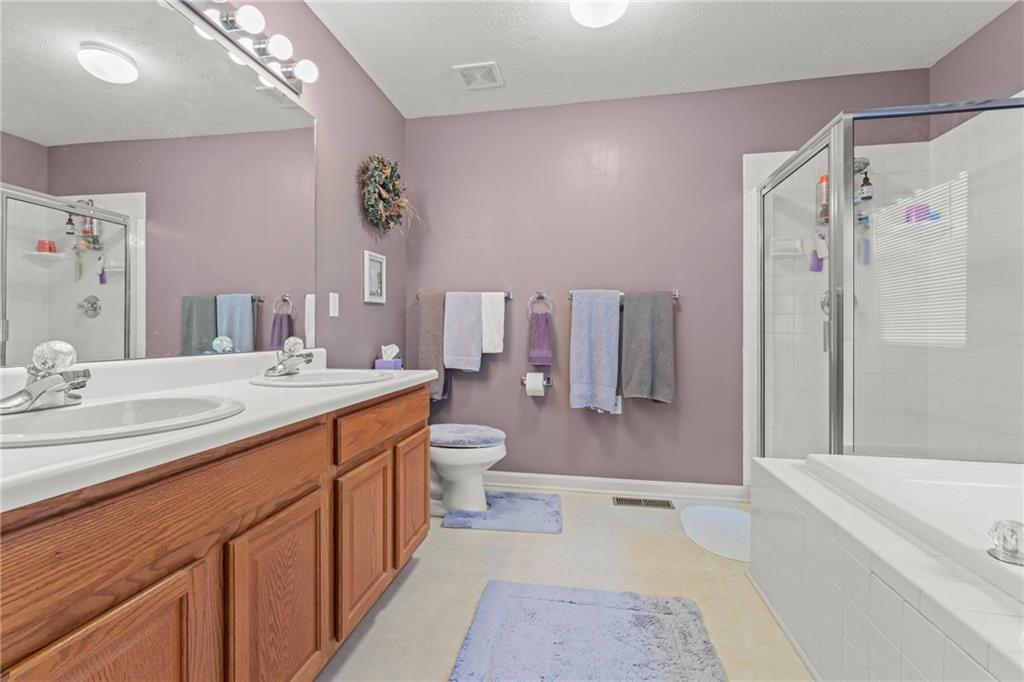 104 Lake Forest Road Venetia, PA 15367 - Photo 16 of 30 Owners Suite Bathroom 104 Lake Forest Rd