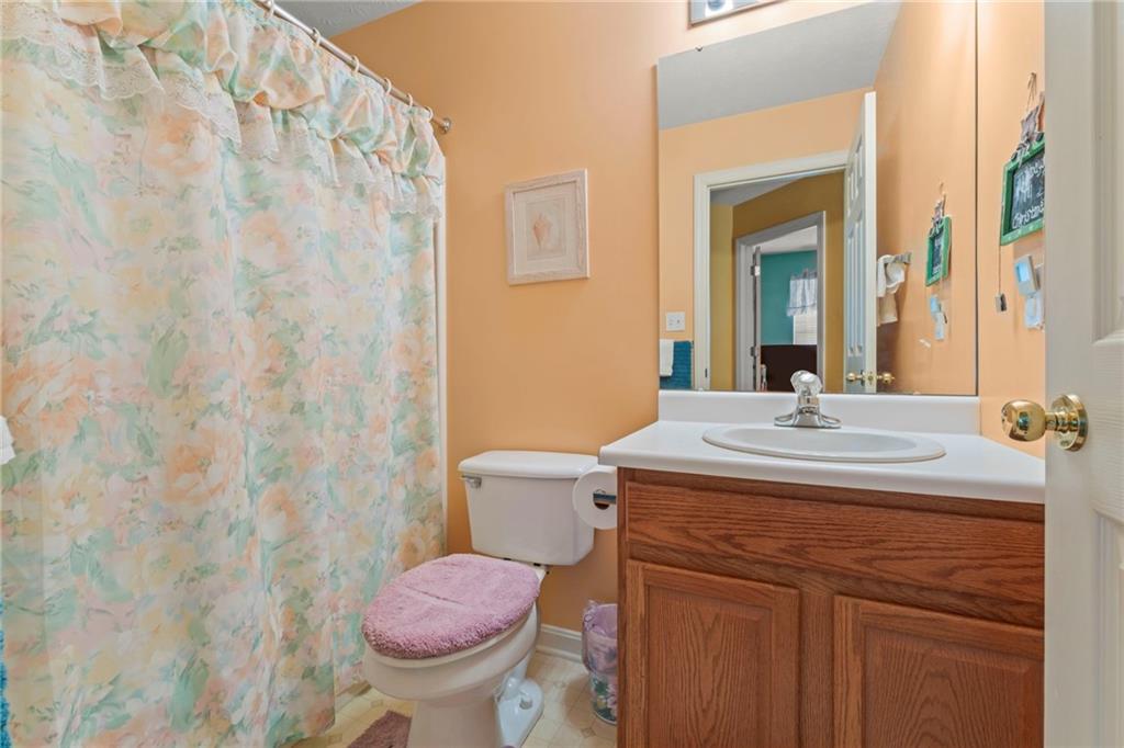 104 Lake Forest Road Venetia, PA 15367 - Photo 20 of 30 Full Hall Bathroom 104 Lake Forest Rd