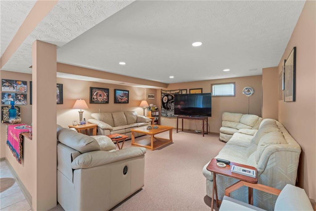 104 Lake Forest Road Venetia, PA 15367 - Photo 21 of 30 Game Room 104 Lake Forest Rd