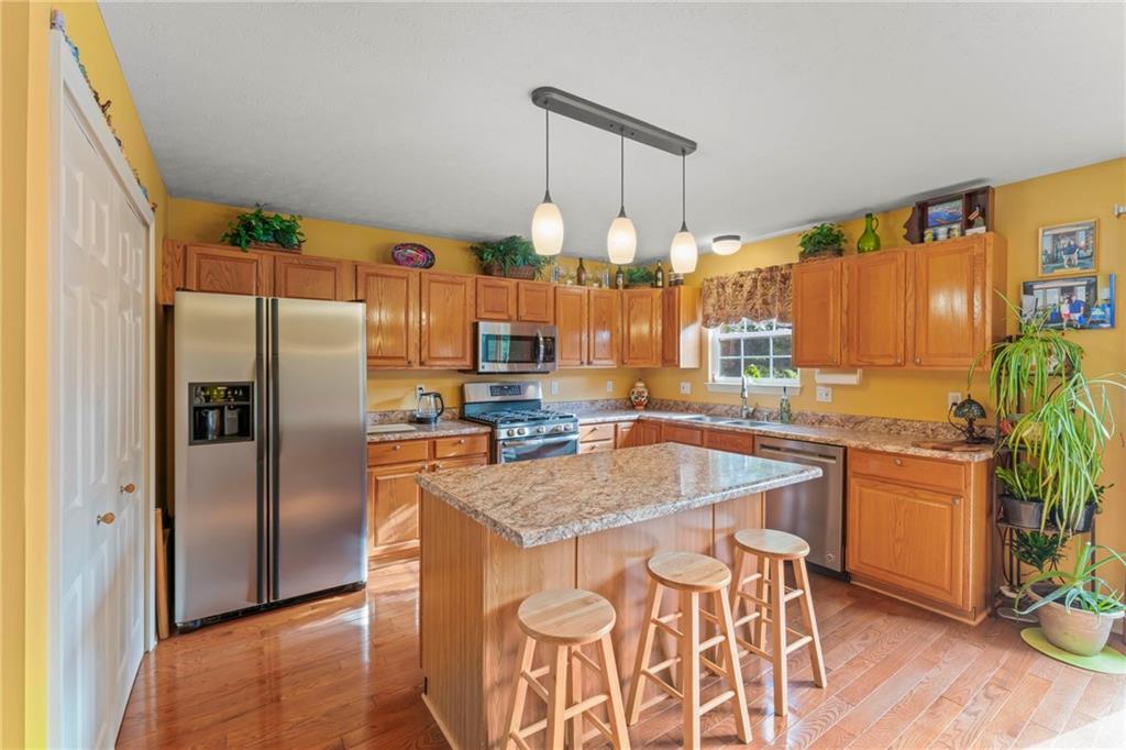 104 Lake Forest Road Venetia, PA 15367 - Photo 7 of 30 Kitchen 104 Lake Forest Rd