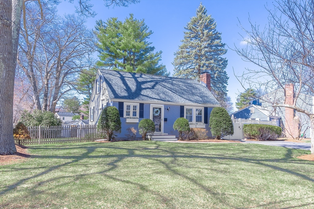 16 Hampton Road Natick, MA 01760 - Photo 1 of 32 Gallery Image 1