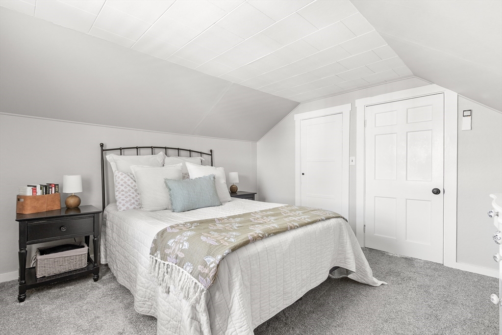 16 Hampton Road Natick, MA 01760 - Photo 17 of 32 Gallery Image 17