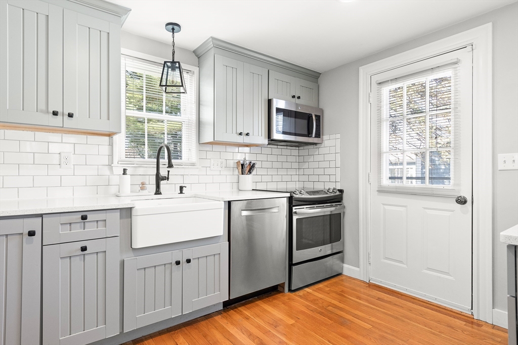 16 Hampton Road Natick, MA 01760 - Photo 8 of 32 Gallery Image 8