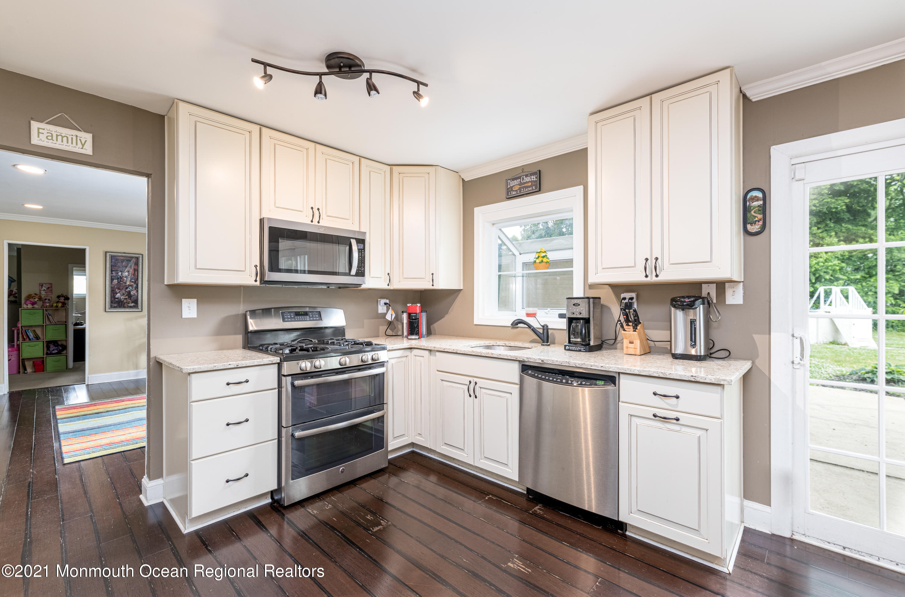 380 Iron Bridge Road Freehold, NJ 07728 - Photo 12 of 34 380_Iron_Bridge_Rd-18