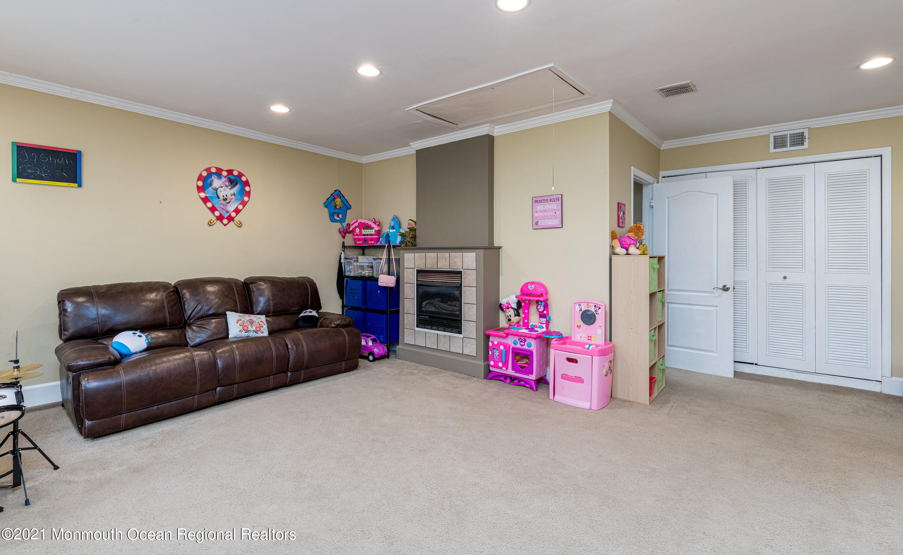 380 Iron Bridge Road Freehold, NJ 07728 - Photo 20 of 34 380_Iron_Bridge_Rd-33