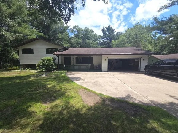 $299,900 | 4221 Woodhaven Lane, Wisconsin Rapids, WI 54494