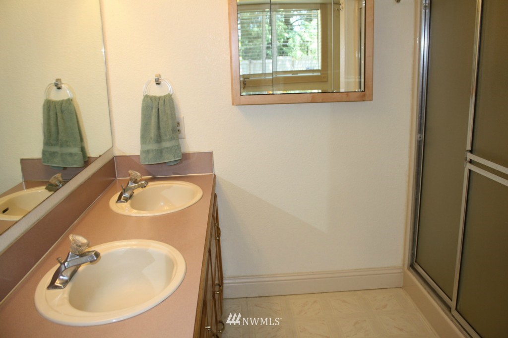 9409 Autumn Line Loop Southeast Olympia, WA 98513 - Photo 11 of 21 Gallery Image 11