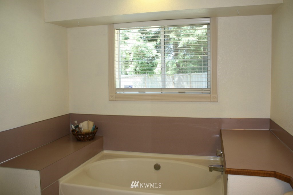 9409 Autumn Line Loop Southeast Olympia, WA 98513 - Photo 10 of 21 Gallery Image 10