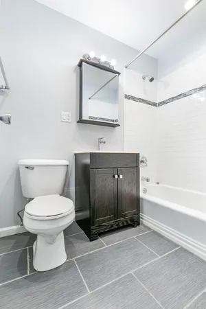 $1,450 | 6029 North Winthrop Avenue, Unit 509, Chicago, IL 60660