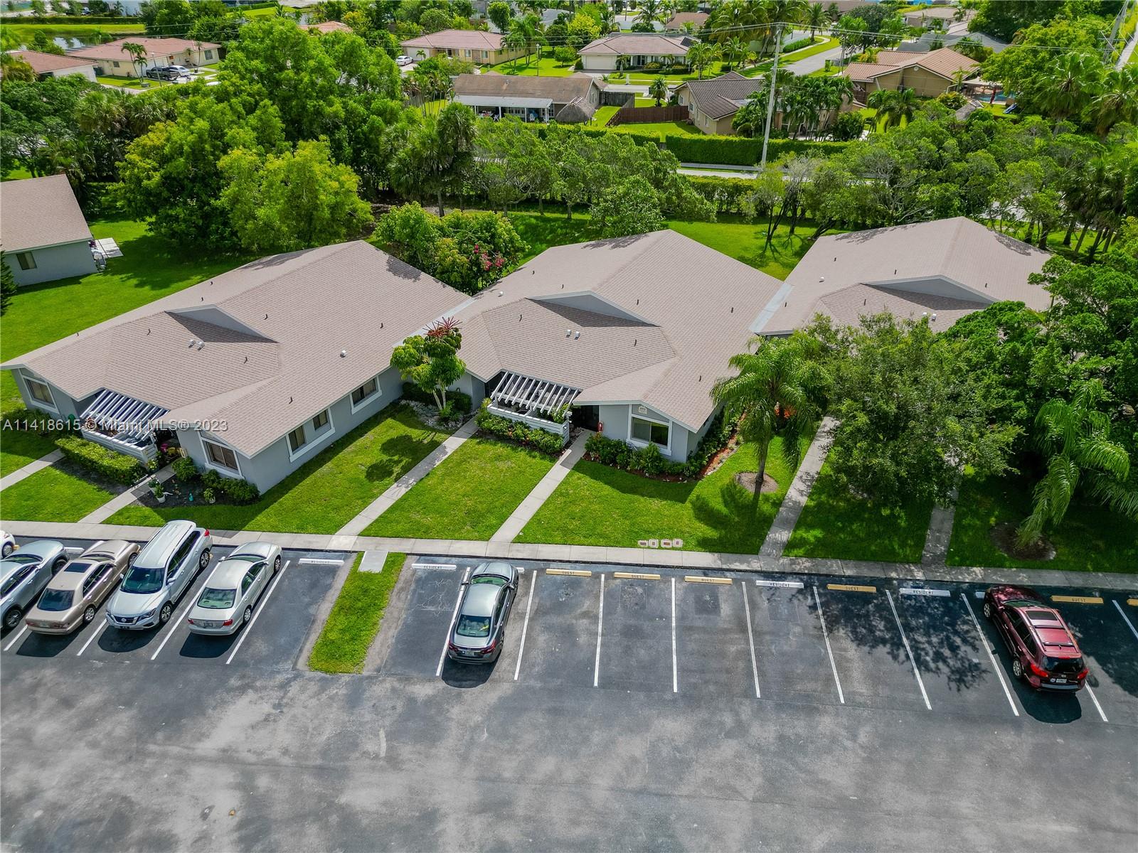 693 Racquet Club Road, Unit 4 Weston, FL 33326 - Photo 5 of 51 Gallery Image 5