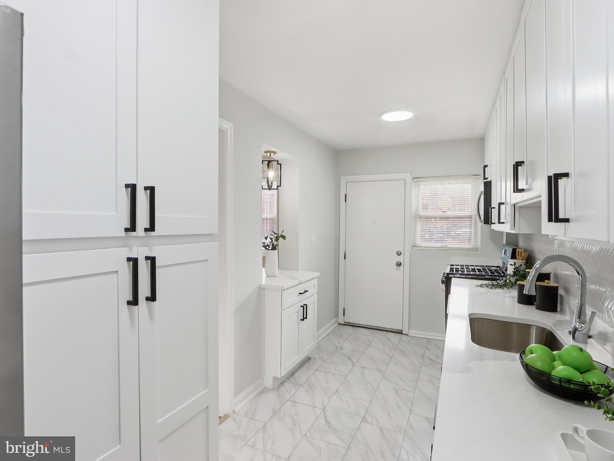 3917 Stokes Drive Baltimore, MD 21229 - Photo 12 of 28