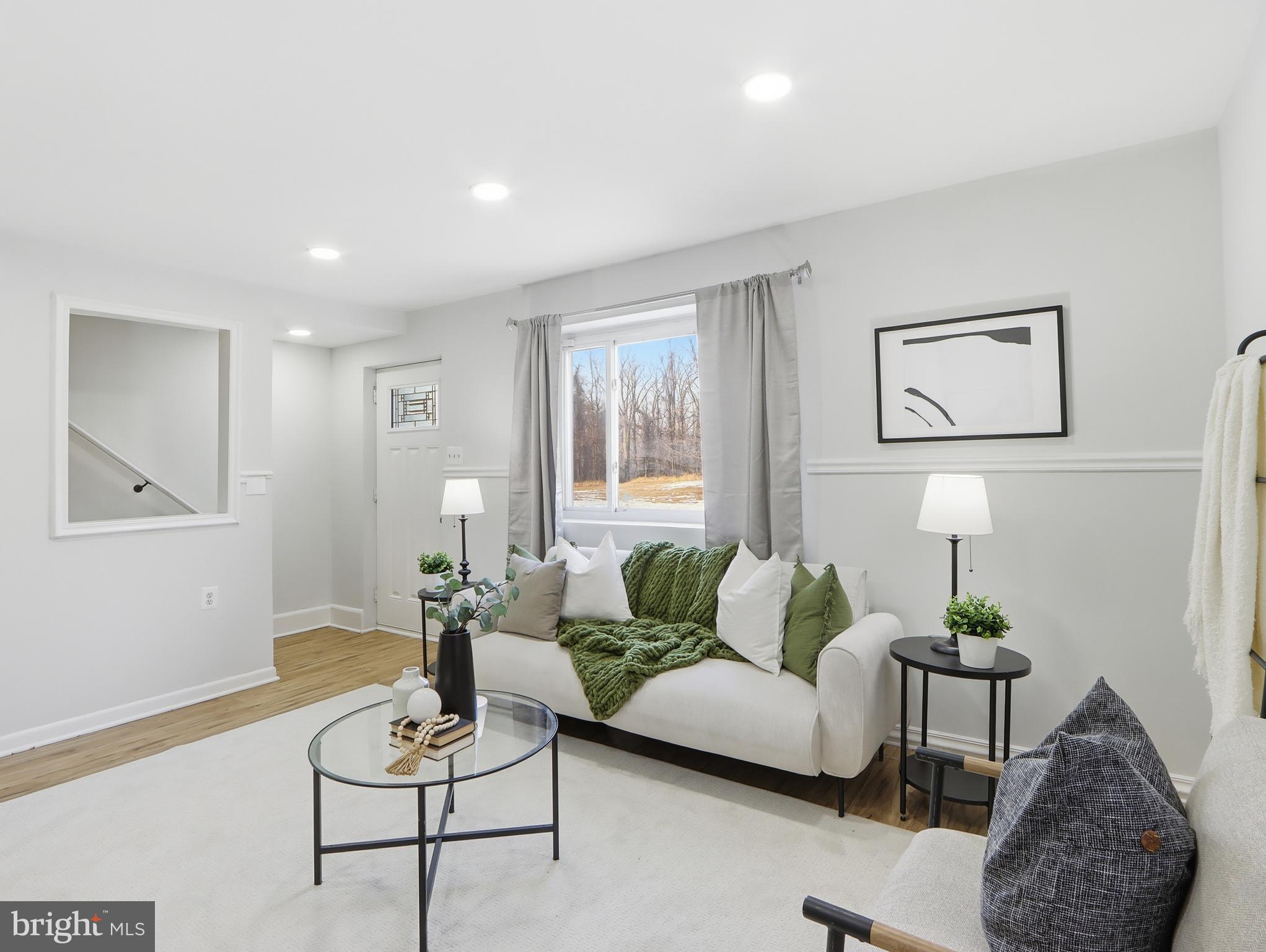 3917 Stokes Drive Baltimore, MD 21229 - Photo 3 of 28