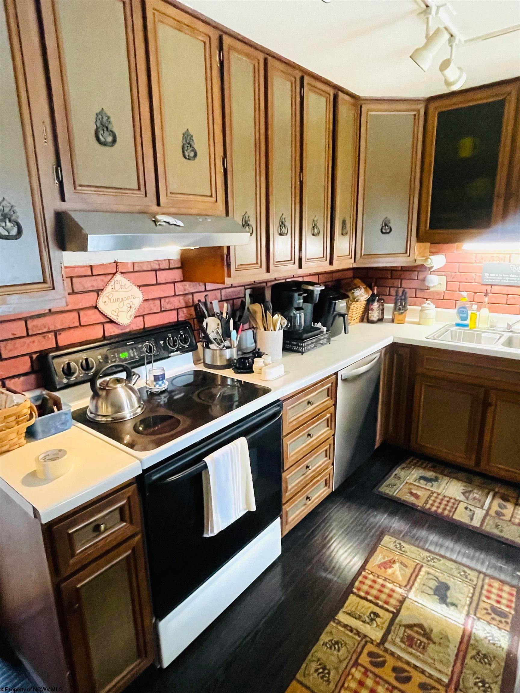 507 Hayhurst Street Rivesville, WV 26588 - Photo 5 of 21 Gallery Image 5