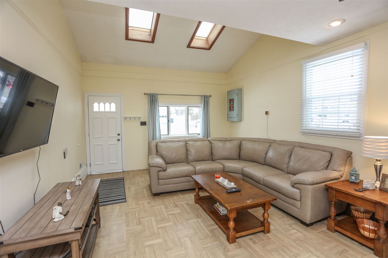 5 Iroquois Road Nashua, NH 03063 - Photo 14 of 40 Gallery Image 14