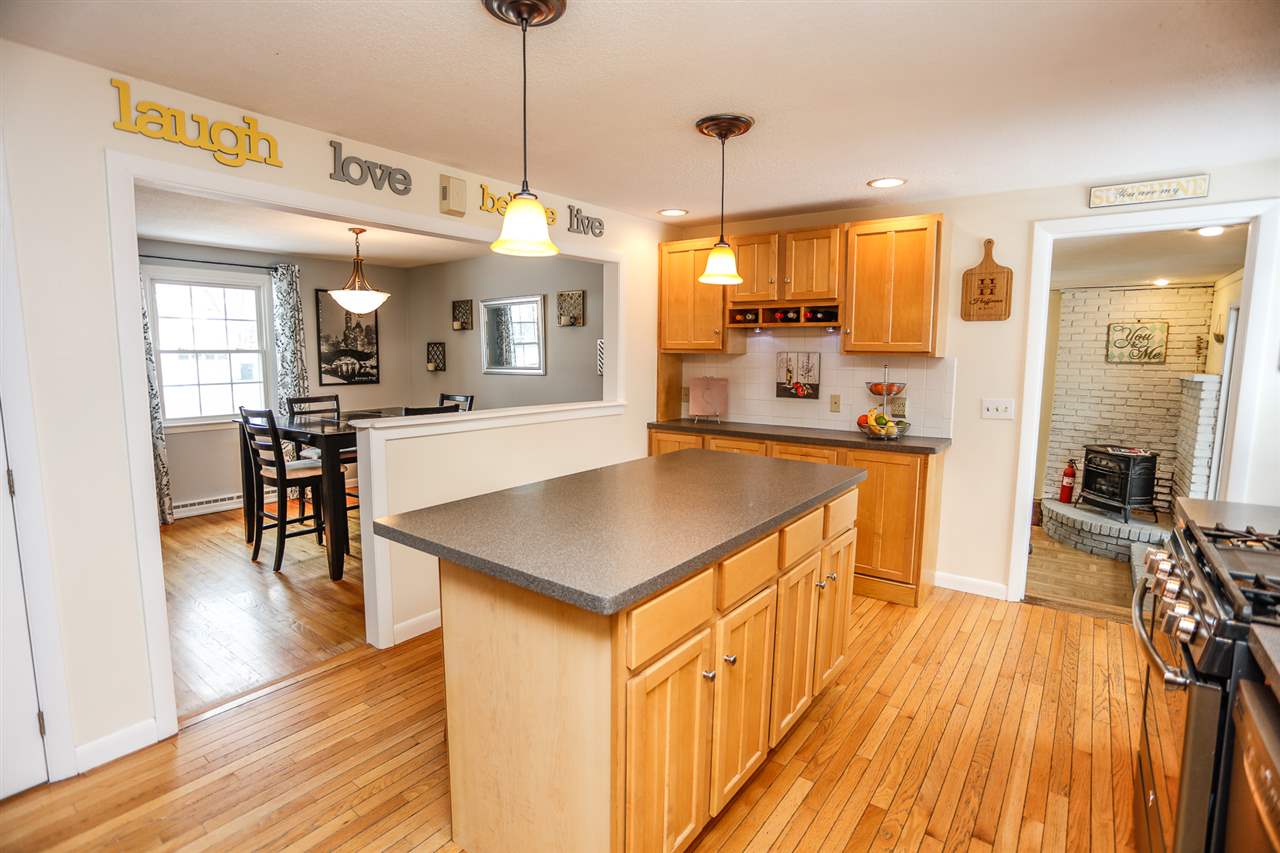 5 Iroquois Road Nashua, NH 03063 - Photo 6 of 40 Gallery Image 6