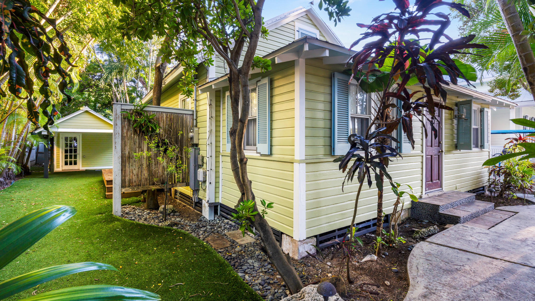 1120 Seminary Street Key West, FL 33040 - Photo 18 of 42 Exterior & Side Yard