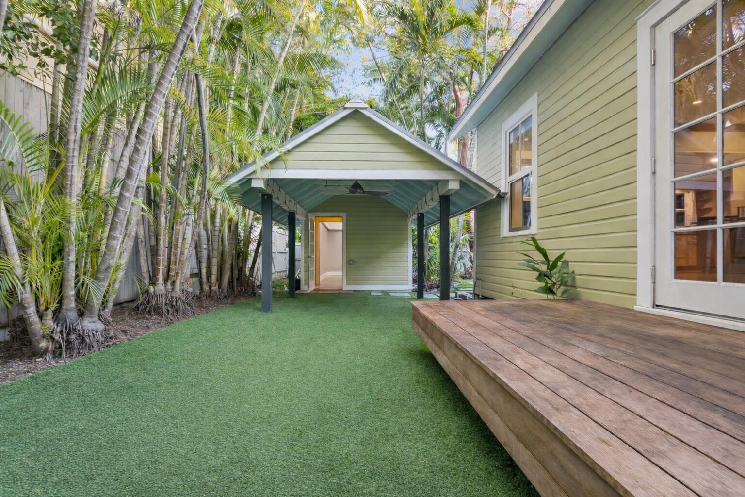 1120 Seminary Street Key West, FL 33040 - Photo 28 of 42 Side Yard