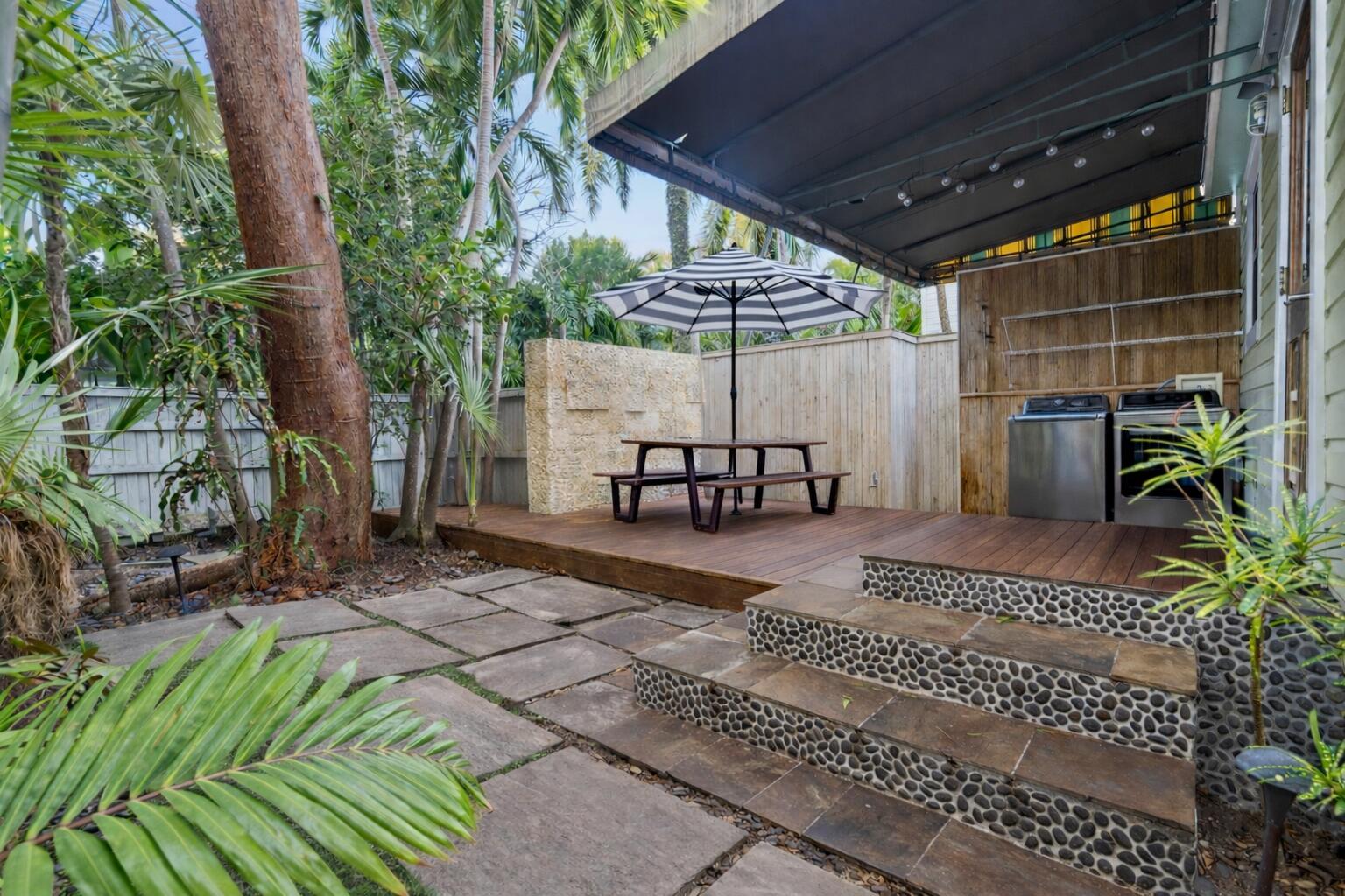 1120 Seminary Street Key West, FL 33040 - Photo 39 of 42 Backyard