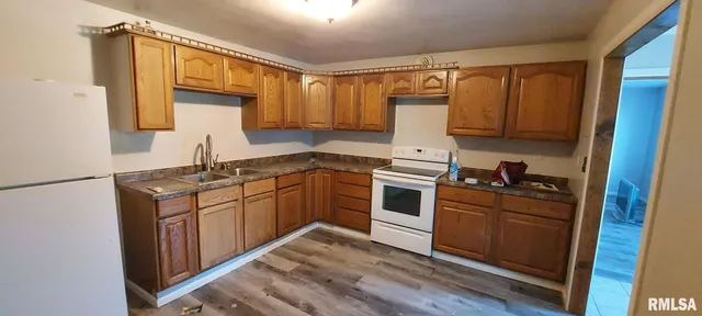 $67,500 | 401 South 3rd Avenue, New Windsor, IL 61465