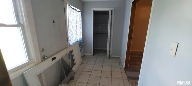 $67,500 | 401 South 3rd Avenue, New Windsor, IL 61465