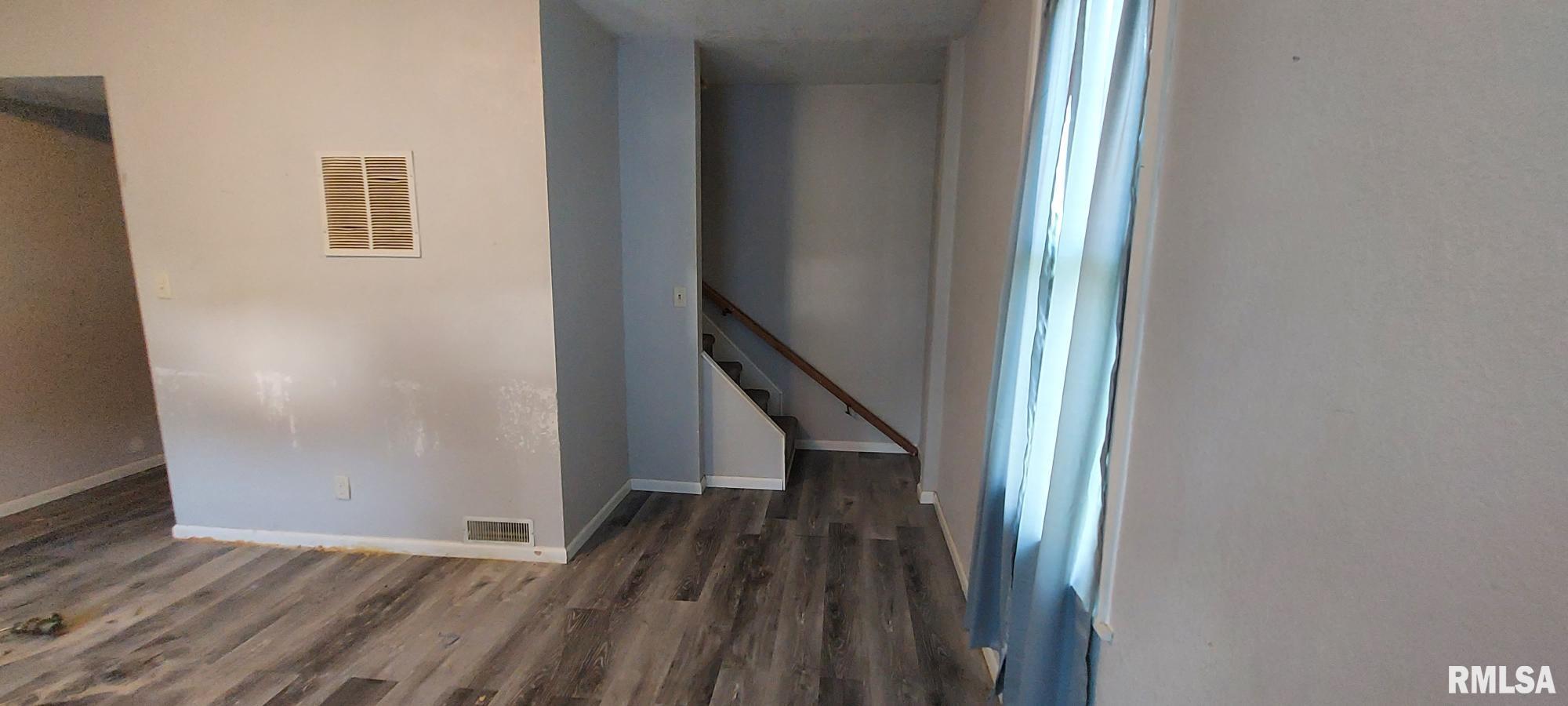 401 South 3rd Avenue New Windsor, IL 61465 - Photo 19 of 22