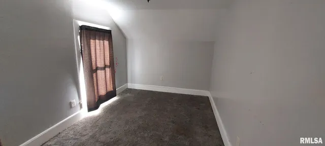 $67,500 | 401 South 3rd Avenue, New Windsor, IL 61465