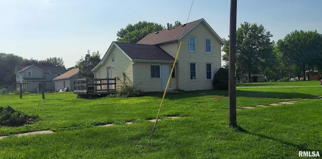 $67,500 | 401 South 3rd Avenue, New Windsor, IL 61465