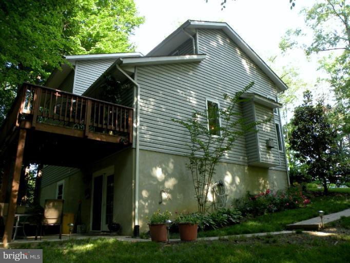220 Fiddlers Hill Road Edgewater, MD 21037 - Photo 2 of 25 Exterior (Rear)