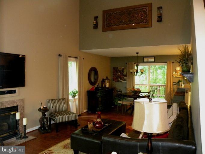 220 Fiddlers Hill Road Edgewater, MD 21037 - Photo 12 of 25 Family Room