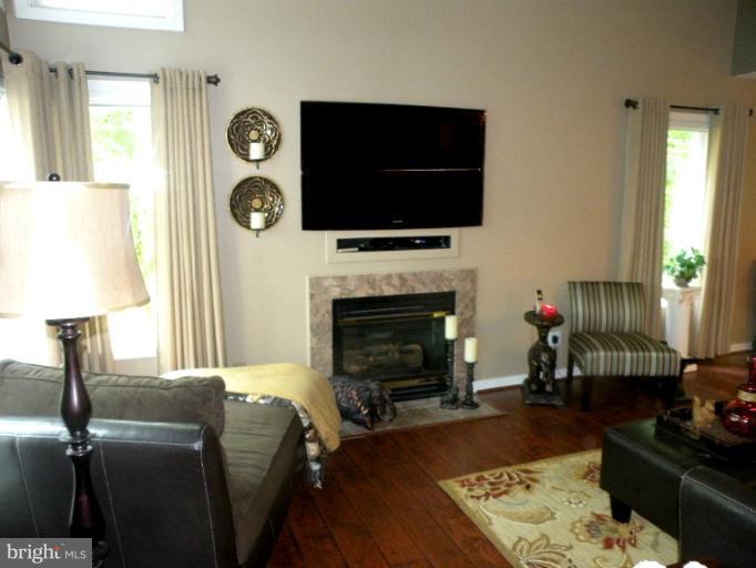 220 Fiddlers Hill Road Edgewater, MD 21037 - Photo 15 of 25 Family Room