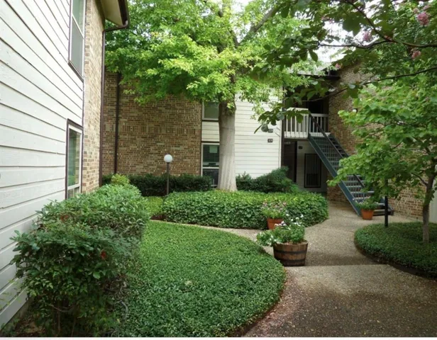 $135,000 | 7107 Holly Hill Drive, Unit 12, Dallas, TX 75231