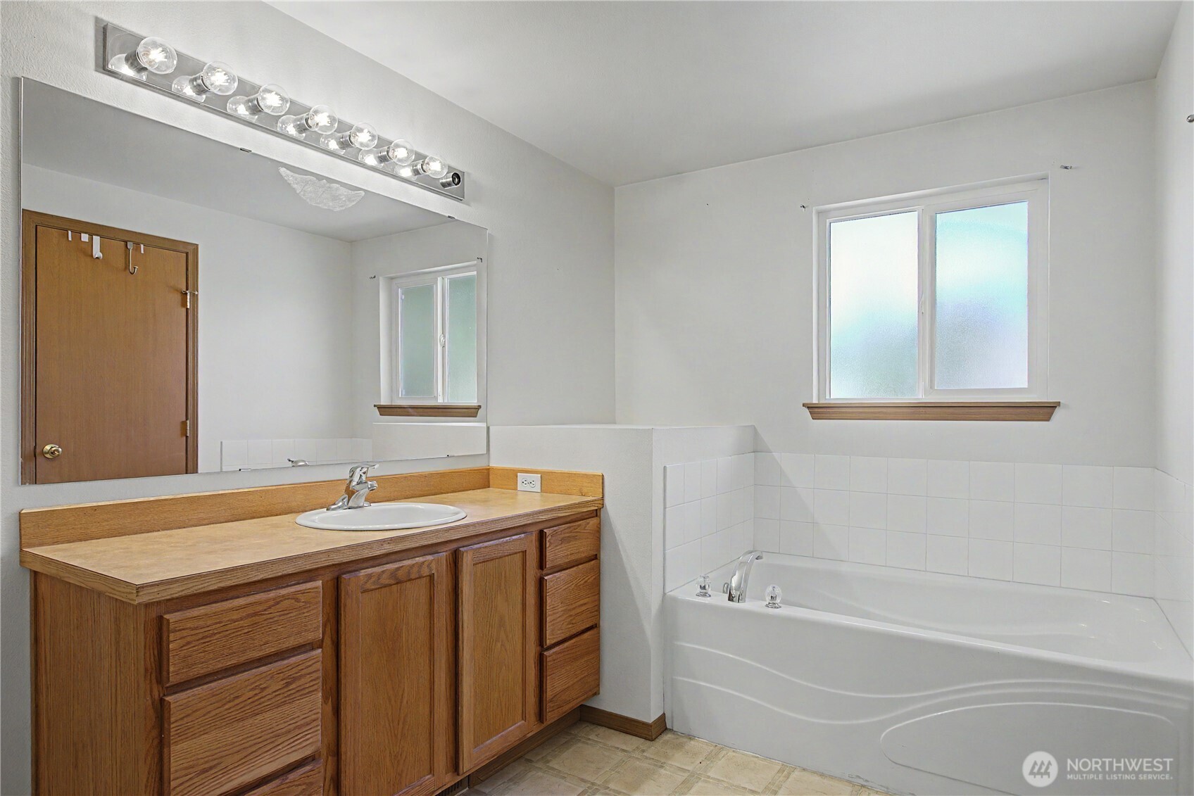 10548 179th Avenue Southwest Rochester, WA 98579 - Photo 14 of 36