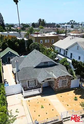 $1,900 | 5342-5340 Lemon Grove Avenue, Los Angeles, CA 90038