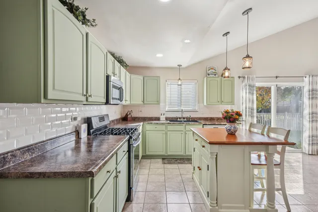 $339,900 | 25719 South Cobblestone Lane, Channahon, IL 60410